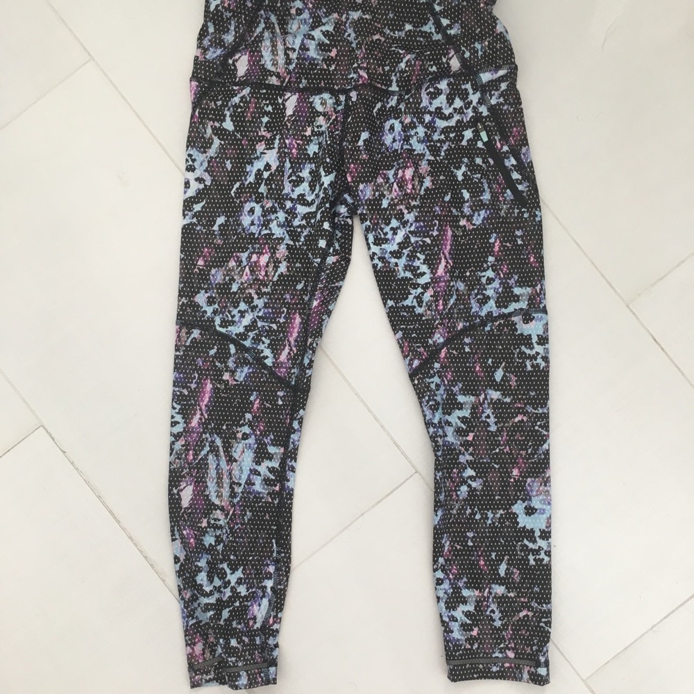 Lululemon leggings, size 6